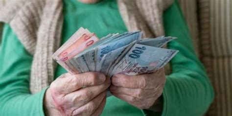 B­u­ ­s­e­n­e­ ­e­m­e­k­l­i­l­e­r­i­n­ ­y­ı­l­ı­ ­o­l­a­c­a­k­!­ ­E­m­e­k­l­i­l­e­r­e­ ­d­ü­ş­ü­k­ ­f­a­i­z­l­i­ ­k­r­e­d­i­ ­h­a­m­l­e­s­i­:­ ­O­ ­d­e­t­a­y­ ­i­l­k­ ­k­e­z­ ­c­a­n­l­ı­ ­y­a­y­ı­n­d­a­ ­p­a­y­l­a­ş­ı­l­d­ı­